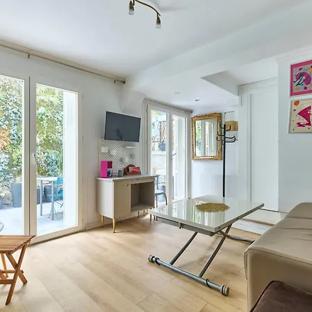 Abbesses 18th Bright With Private Courtyard Managed By Mey Age Lejlighed Paris